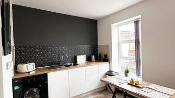 Apartment | Private kitchen | Fridge, microwave, oven, stovetop