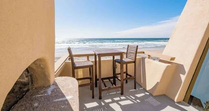 Luxe Oceanfront w/ HotTub | Icon of Mission Beach