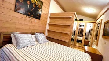 2 habitaciones, tabla de planchar con plancha, wifi y ropa de cama