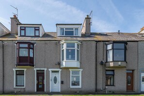 Exterior - 3BDR Home in Central Holyhead (Holyhead)