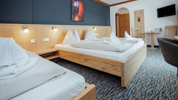 Classic Triple Room, 1 Bedroom, Non Smoking, Balcony | Desk, laptop workspace, cribs/infant beds, free WiFi