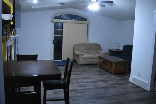 智能電視、壁爐