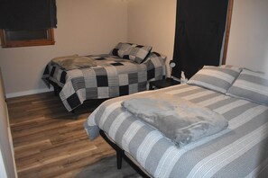 4 bedrooms, WiFi, bed sheets