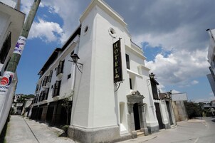 Fachada de la propiedad