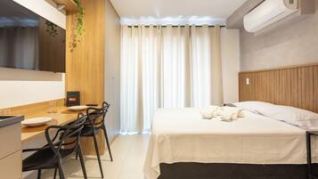 1 quarto, escrivaninha, Wi-Fi de cortesia, roupa de cama