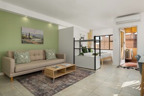 1 slaapkamer, een kluis op de kamer, een strijkplank/strijkijzer