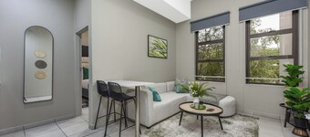 Rosebank Chic: Luxe City Living