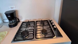 Coffee/tea maker, microwave, cookware/dishes/utensils - Spectacular Loft Normandia (Bogotá)
