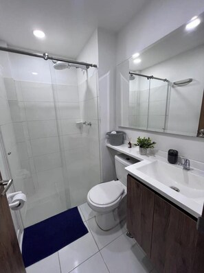 Hair dryer, towels, soap, toilet paper - Spectacular Loft Normandia (Bogotá)