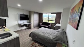 1 bedroom, desk, iron/ironing board, WiFi (free) - Spectacular Loft Normandia (Bogotá)