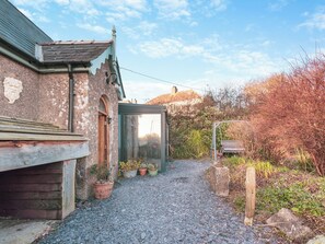 Property grounds - 3 bedroom accommodation in Castle Martin, near Pembroke (Castle Martin, near Pembroke)