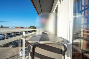 Outdoor dining - En-Suite Private Room (3), Coxos Ribamar Ericeira (Ribamar)