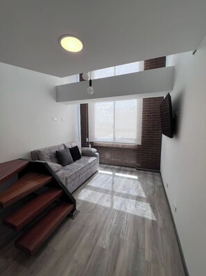 Smart TV - Modern double-height Normandy (Bogotá)