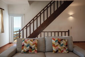 TV, fireplace - Magoito • Refuge for nature lovers (São João das Lampas)