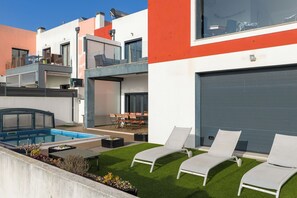 Outdoor dining - Ocean Spirit - Ericeira with stunning views (Carvoeira)