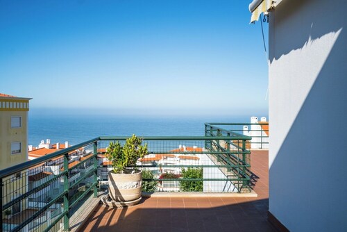 Terrace House - near the center of Ericeira