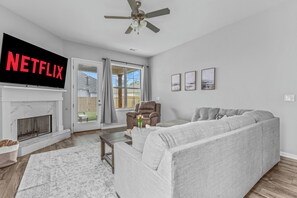 Téléviseur connecté, foyer, livres