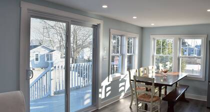 Pet friendly cottage in Snug Harbor, South Kingstown - Perfect family getaway!