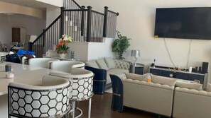 House | Living area | Fireplace - Spacious 2Br w/ Fireplace - Sleeps 4 - Bbq - Lake (Sunnyvale)