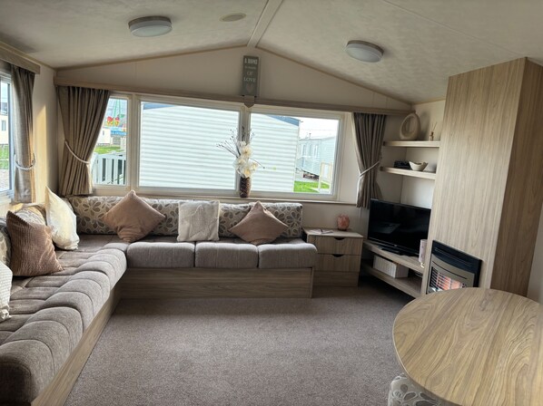 Hytte | Oppholdsområde | Peis