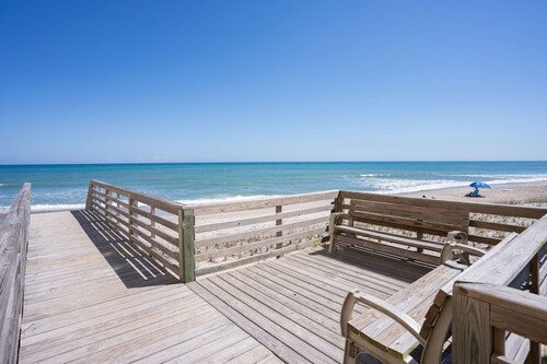 Ocean view condo in Surf City!
