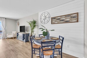 Dining - Ocean view condo in Surf City! (Surf City)