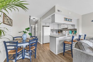 Dining - Ocean view condo in Surf City! (Surf City)