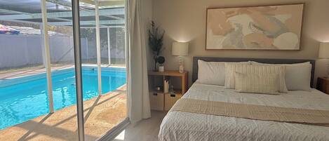 4 chambres, bureau, fer et planche à repasser, lit parapluie