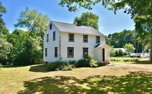 Exterior - South Dartmouth Vacation Rental Home - Half Mile to Padanaram Village (Dartmouth)