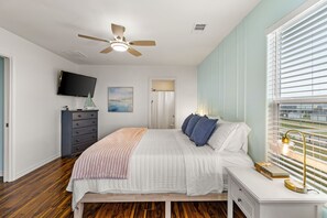 3 bedrooms, iron/ironing board, travel crib, free WiFi