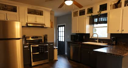 Heartland Haven in Kansas City/Independence Area: Pet Friendly &Newly Remodeled!