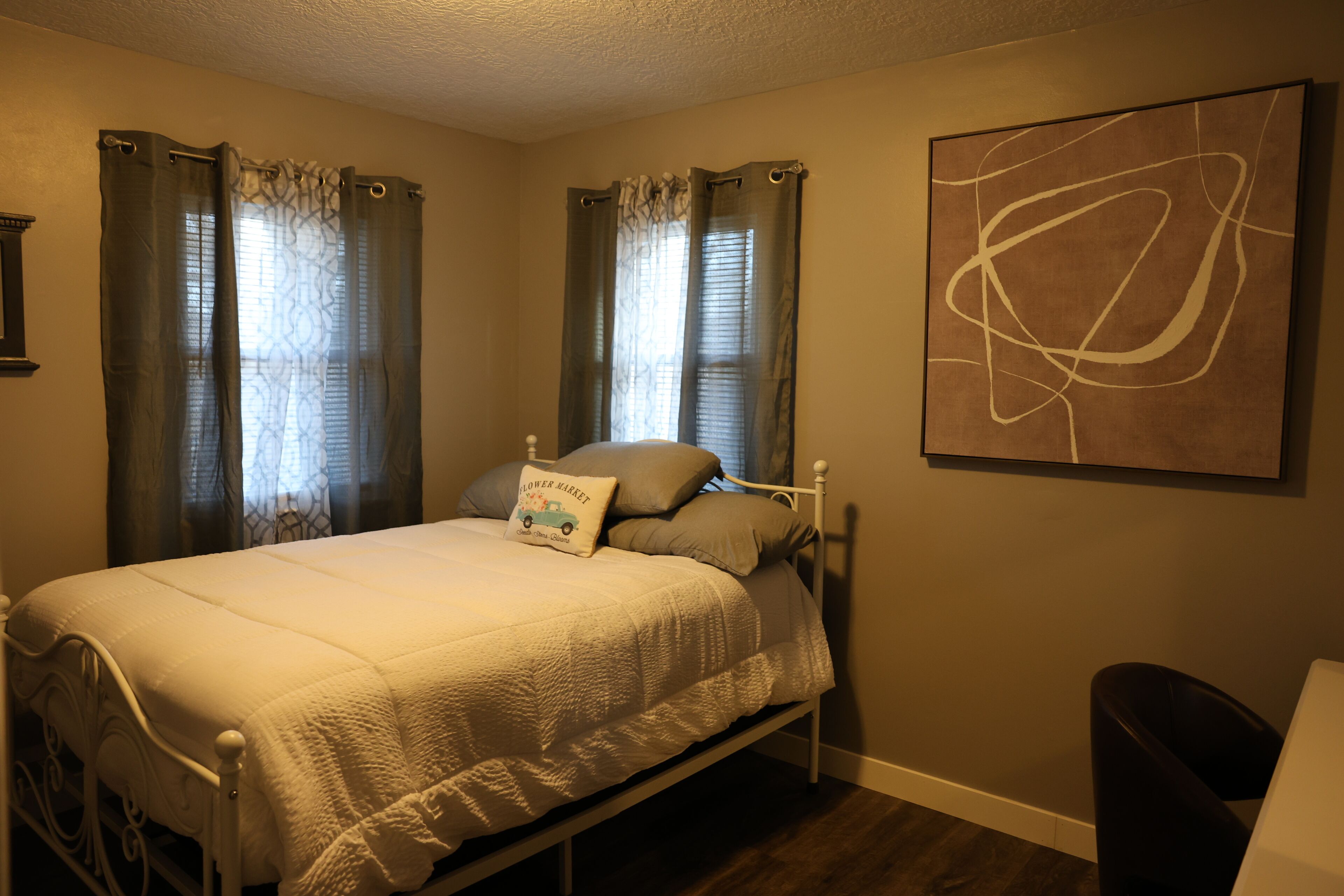 3 bedrooms, in-room safe, desk, iron/ironing board