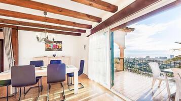 House, 4 Bedrooms, Terrace | Dining room