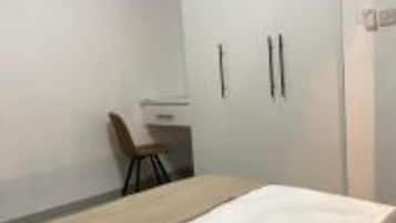 1 chambre, fer et planche Ă  repasser, Wi-Fi, draps fournis