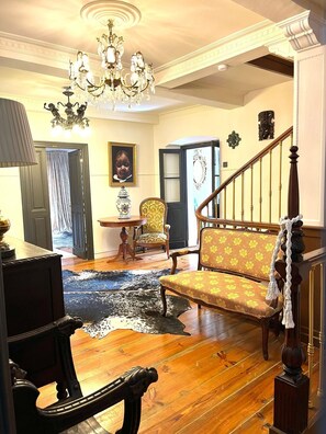 Interior - Casa Puebla - History, Elegance and Comfort in the Heart of Cangas de Onís (cangas de onis)