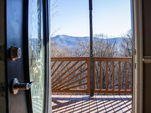 Interior - Shenandoah Views-Hot Tub -15 Min to Park (Luray)