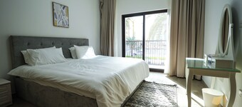 Charming 2-bedroom villa with WiFi & resort amenities