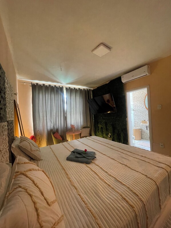 3 bedrooms, iron/ironing board, free WiFi, bed sheets