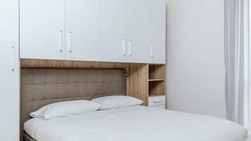 Apartment, 1 Queen Bed with Sofa bed, Non Smoking, Private Bathroom | 1 bedroom, soundproofing, iron/ironing board, free WiFi