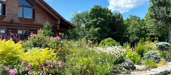 Tranquility Acres Farms Guest House with Spa