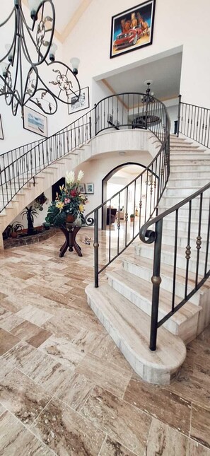 Télévision à écran plat