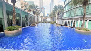 Indoor/outdoor pool