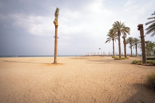 Luxury 3-bedroom villa in Fujairah with resort amenities