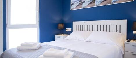 2 bedrooms, desk, iron/ironing board, travel cot