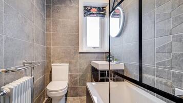 Nhà | Phòng tắm | Vòi sen/bồn tắm kết hợp, bồn tắm ngâm, khăn tắm