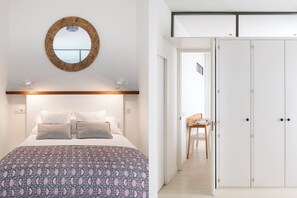 2 bedrooms, iron/ironing board, WiFi, bed sheets - Bon voyage home, private patio (Sevilla)