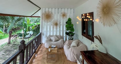 Romantic Hideaway âą 2mn ZenBeach âą Garden âą 4K