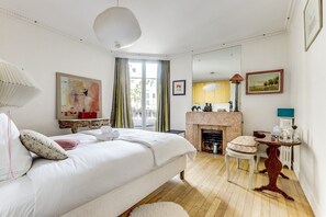 3 bedrooms, iron/ironing board, Internet, bed sheets