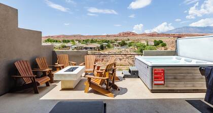 6BR/6.5BA, POOL, Hot Tub, Game Room, Golf--Sleeps 22!