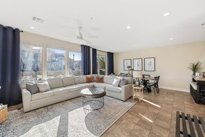 Smart-TV, videospill, DVD-spiller og fotballspill